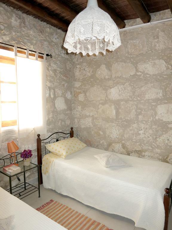 Villa Simona Stone House Polis Habitación foto